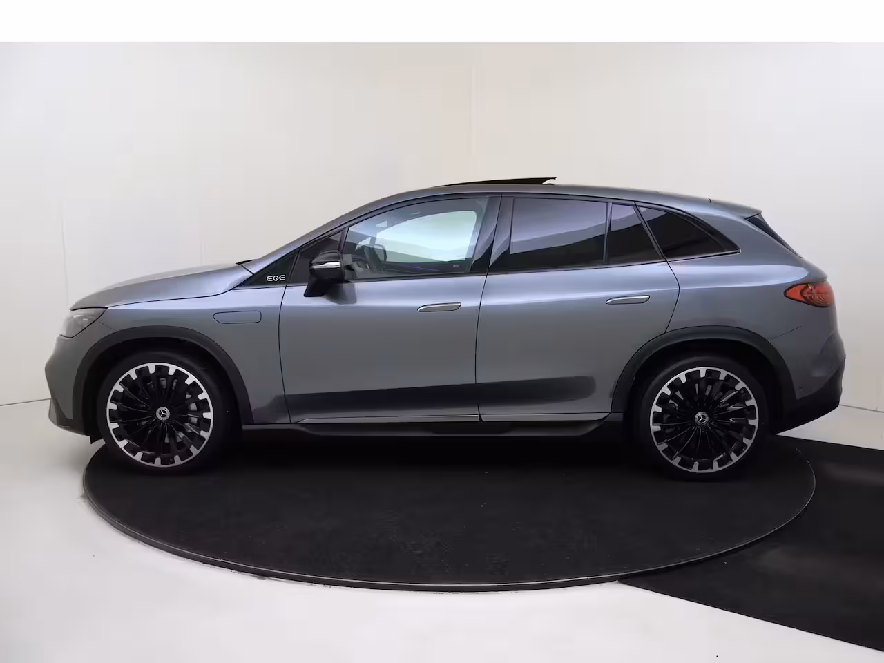 Mercedes-Benz EQE SUV 300 Sport Edition 91 kWh / Panoramadak/ 22 inch/ AIRMATIC/ Burmester 3D/ 360 camera