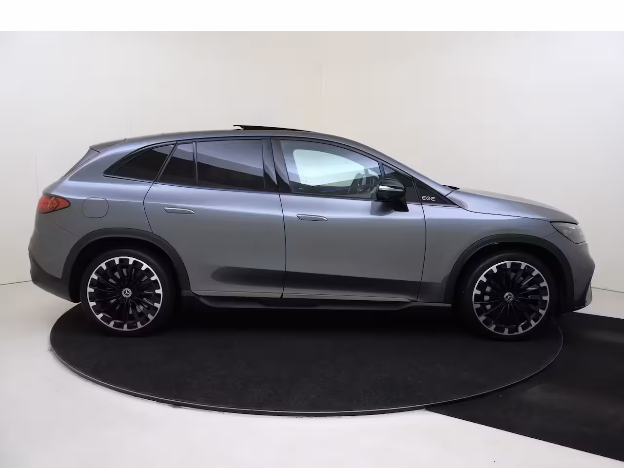 Mercedes-Benz EQE SUV 300 Sport Edition 91 kWh / Panoramadak/ 22 inch/ AIRMATIC/ Burmester 3D/ 360 camera