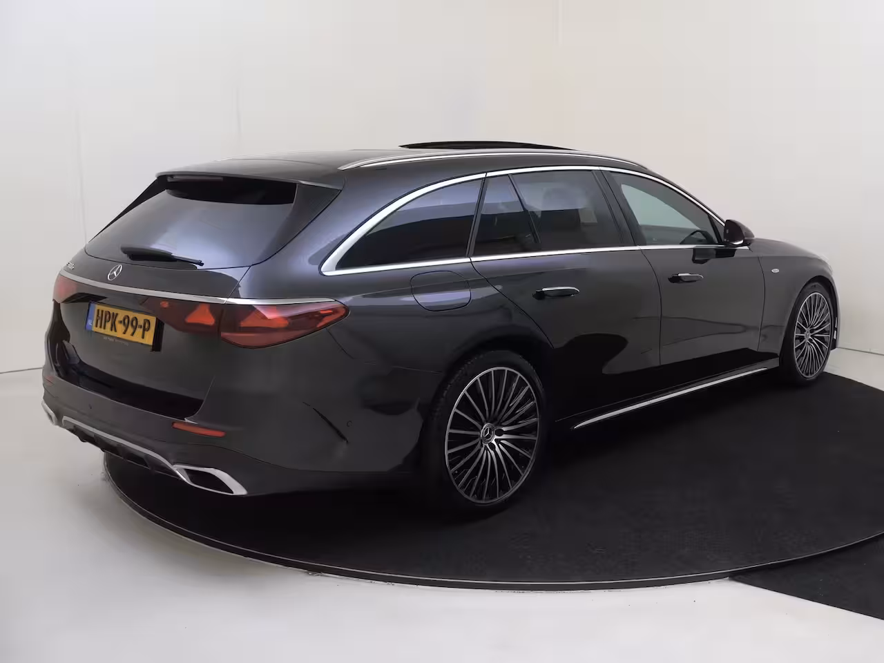Mercedes-Benz E-klasse Estate 300 e Sport Edition Panoramadak / Superscreen / Memory Seats / 360 Camera / Privacy Glass