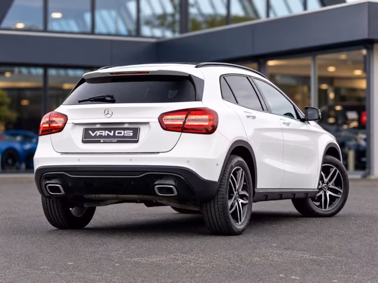 Mercedes-Benz GLA-Klasse GLA 180 Urban | Night | Pano | Leer | 360 camera | Stoelverwarming