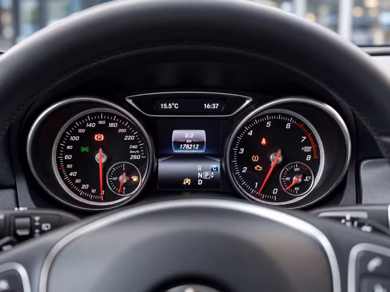 Mercedes-Benz GLA-Klasse GLA 180 Urban | Night | Pano | Leer | 360 camera | Stoelverwarming