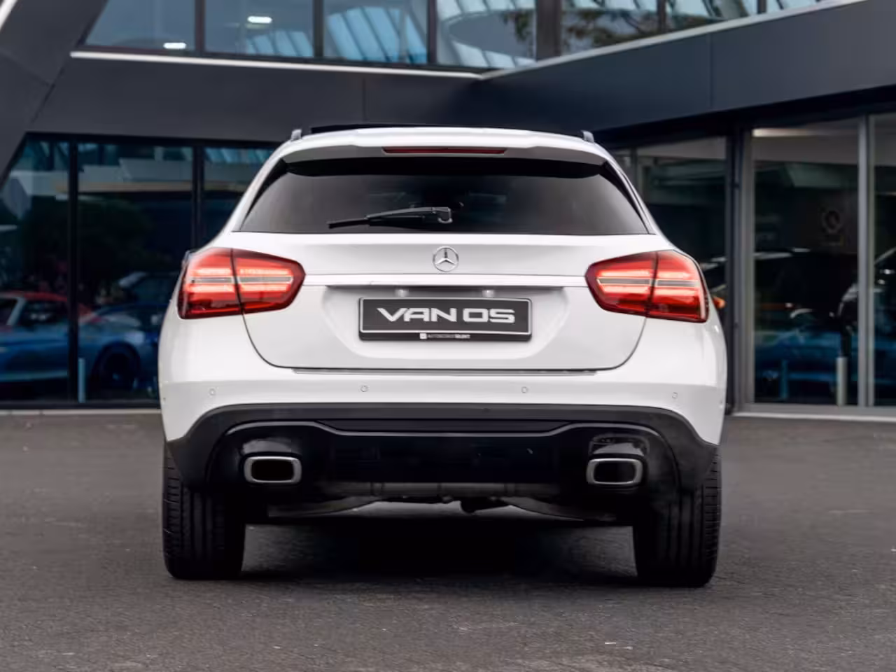 Mercedes-Benz GLA-Klasse GLA 180 Urban | Night | Pano | Leer | 360 camera | Stoelverwarming
