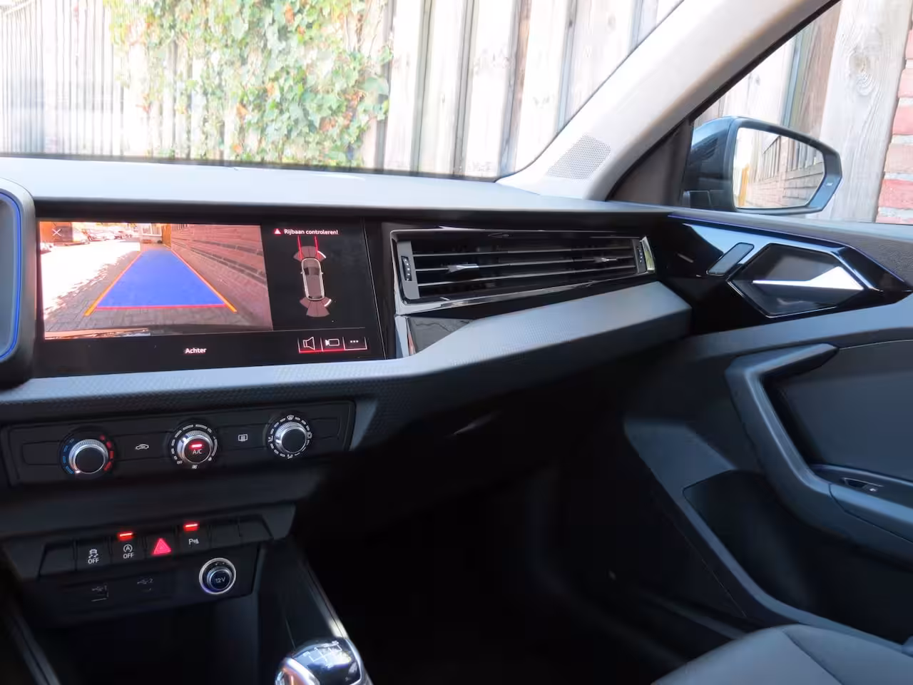 Audi A1 25 TFSI epic | DEALER ONDERHOUDEN | SFEERVERLICHTING | CAMERA | 17 INCH VELGEN | NIEUWE BA