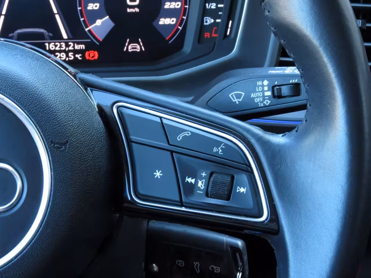 Audi A1 25 TFSI epic | DEALER ONDERHOUDEN | SFEERVERLICHTING | CAMERA | 17 INCH VELGEN | NIEUWE BA