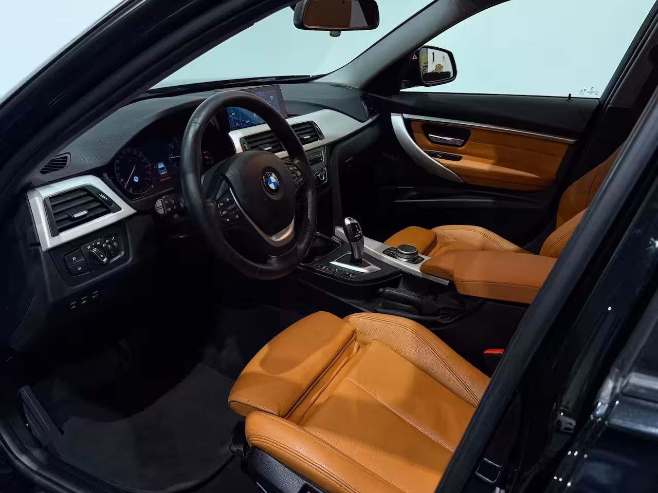 BMW 3-serie Touring 320i xDrive ACC ASSIST COGNACLEDER KEYLESS STOELVER. 19'' inch NAVI NAP GARANTIE APK