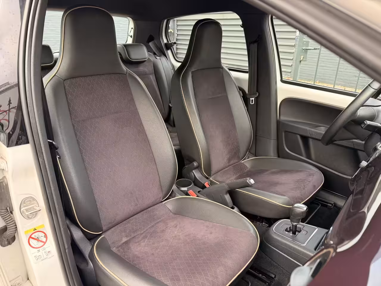 Seat Mii 1.0 by Cosmopolitan Automaat | Cruise Control | Stoelverwarming | Alcantara bekleding |