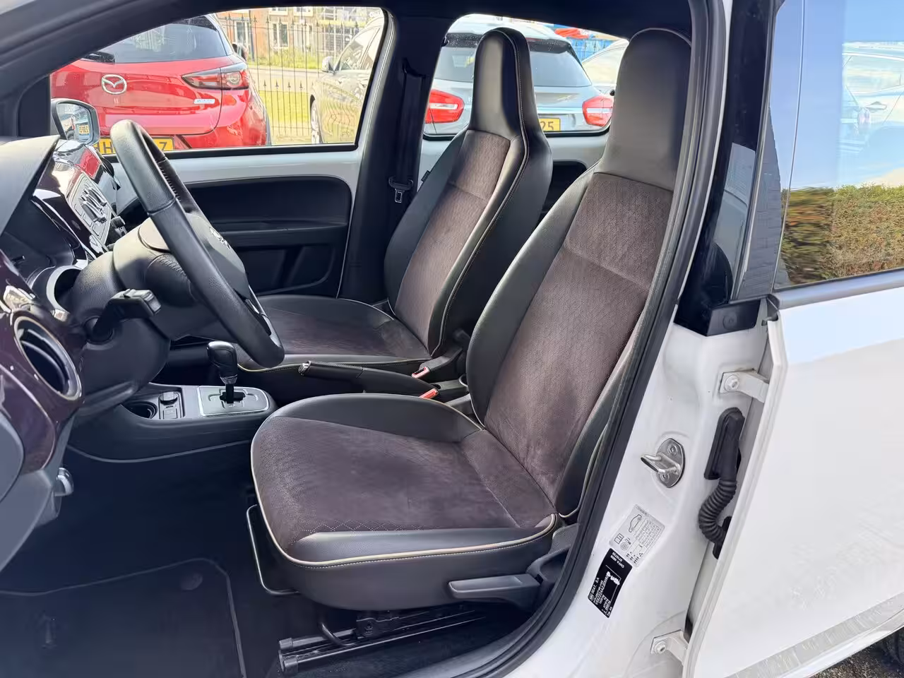 Seat Mii 1.0 by Cosmopolitan Automaat | Cruise Control | Stoelverwarming | Alcantara bekleding |