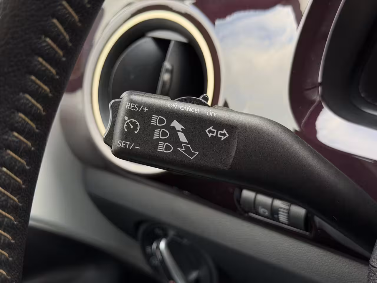 Seat Mii 1.0 by Cosmopolitan Automaat | Cruise Control | Stoelverwarming | Alcantara bekleding |