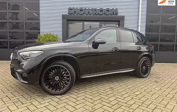 Mercedes-Benz GLC 300e 4MATIC AMG Line PANO