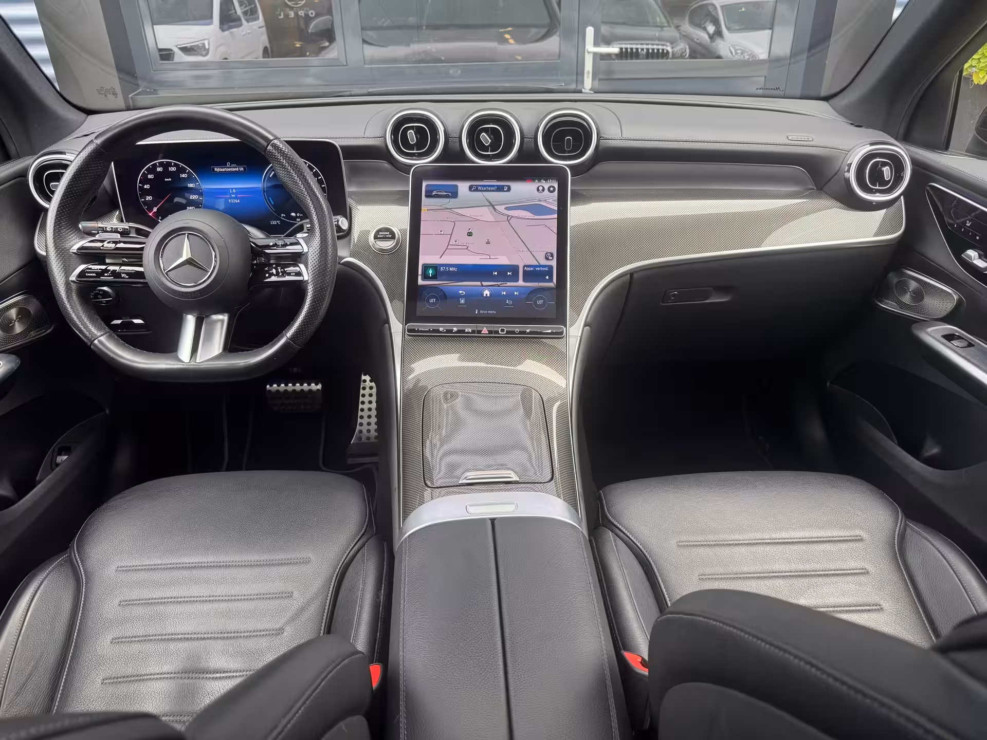 Mercedes-Benz GLC 300e 4MATIC AMG Line PANO
