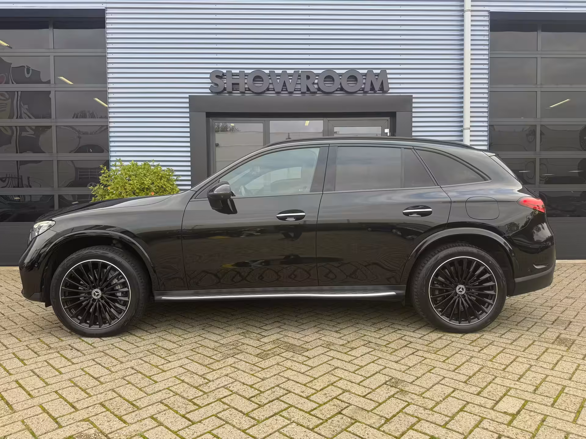 Mercedes-Benz GLC 300e 4MATIC AMG Line PANO