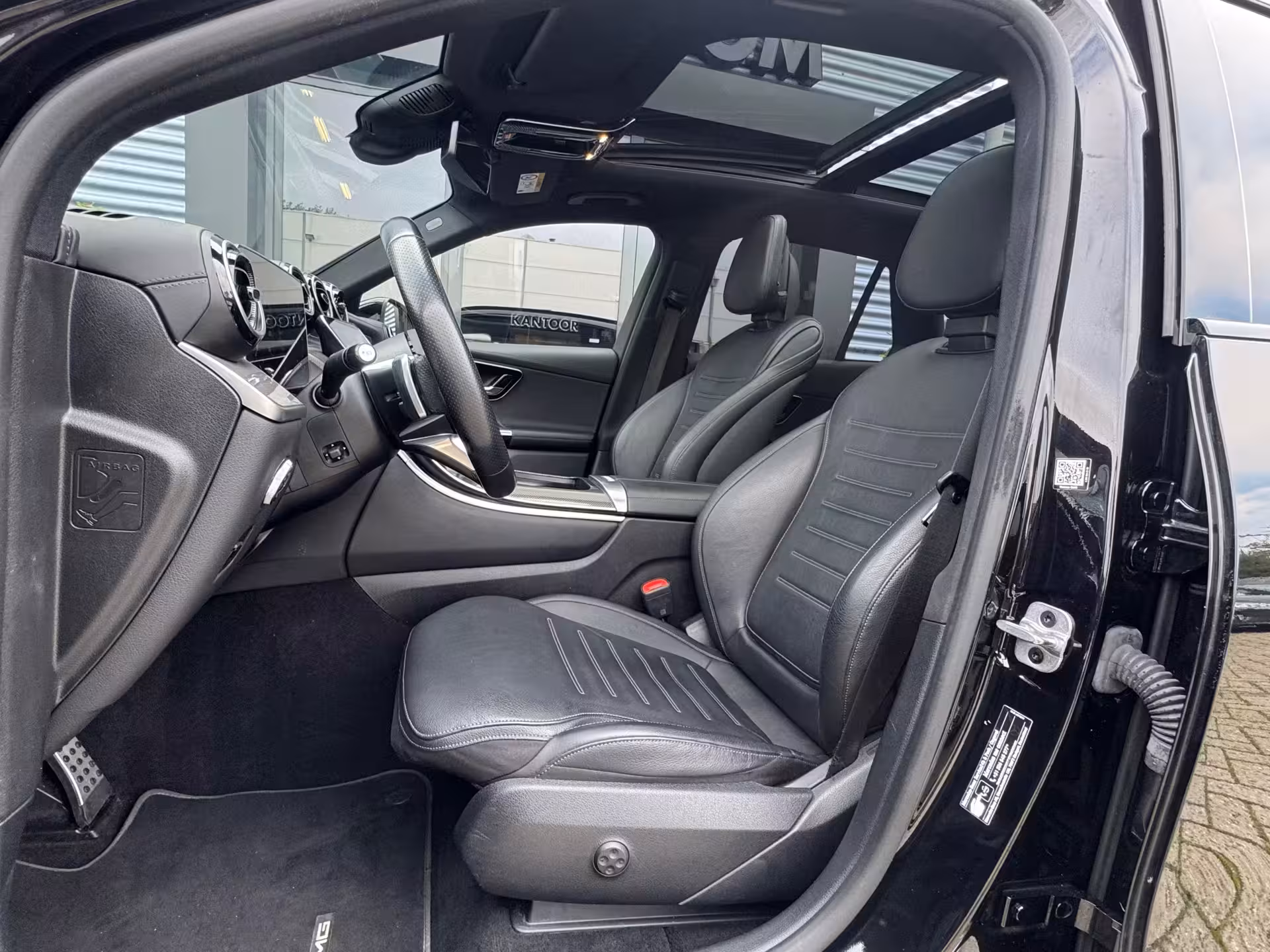 Mercedes-Benz GLC 300e 4MATIC AMG Line PANO