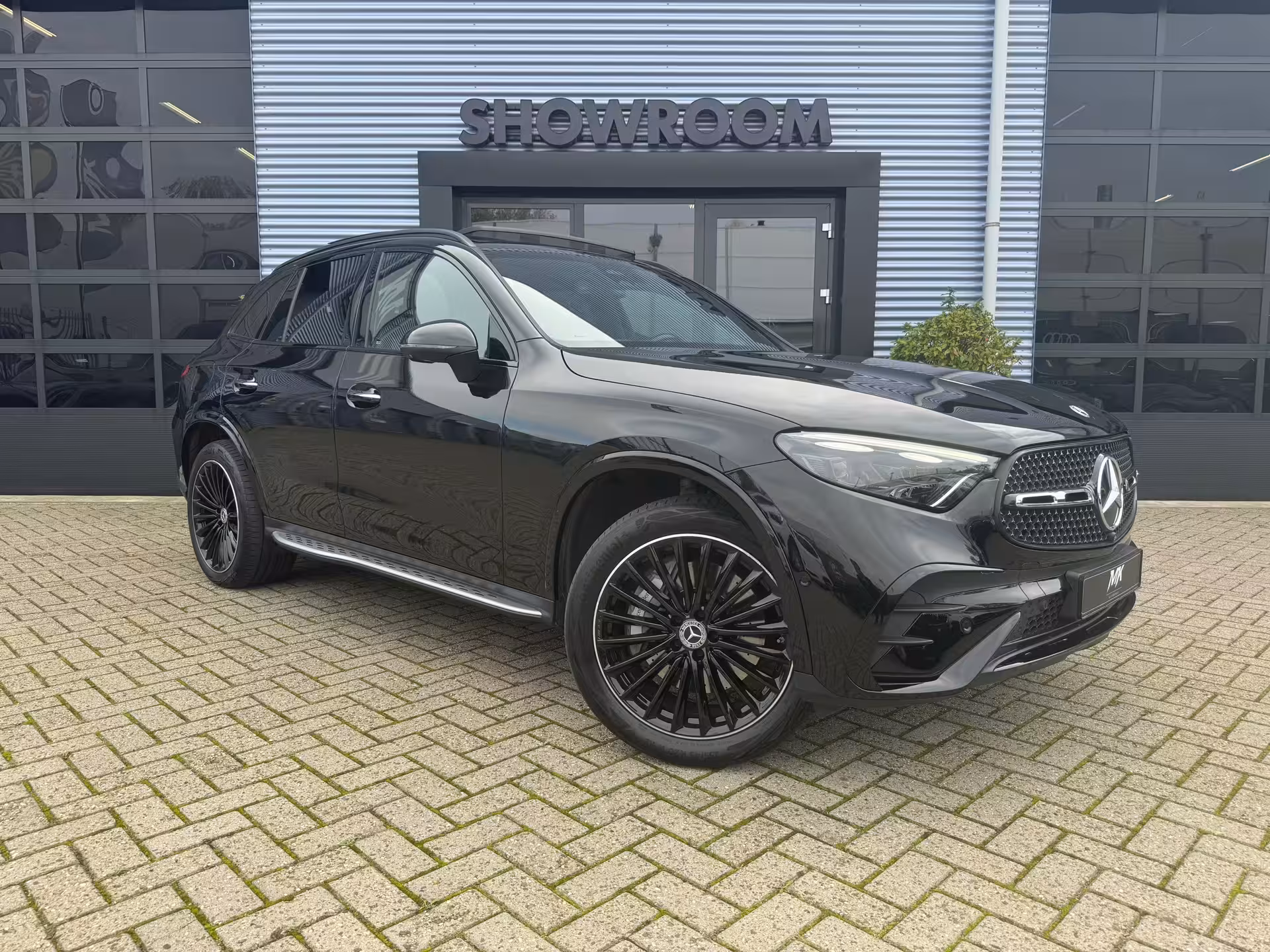 Mercedes-Benz GLC 300e 4MATIC AMG Line PANO