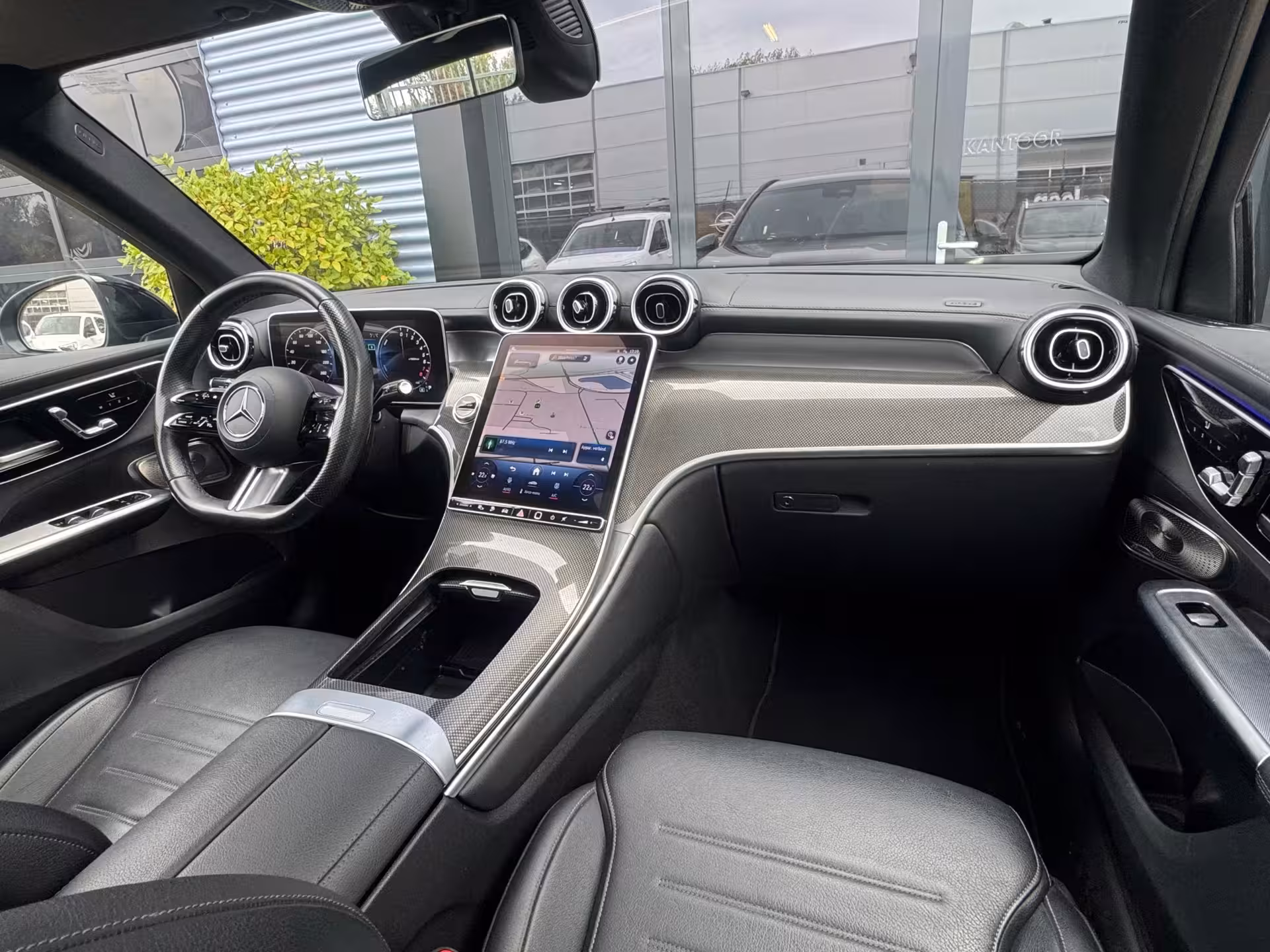 Mercedes-Benz GLC 300e 4MATIC AMG Line PANO