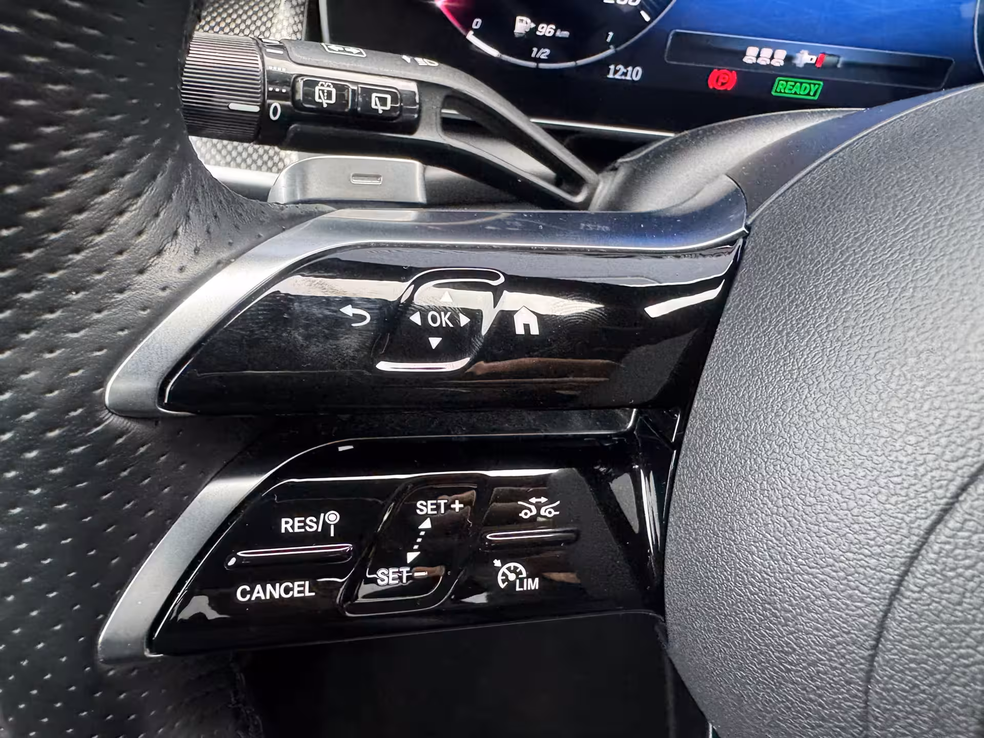 Mercedes-Benz GLC 300e 4MATIC AMG Line PANO