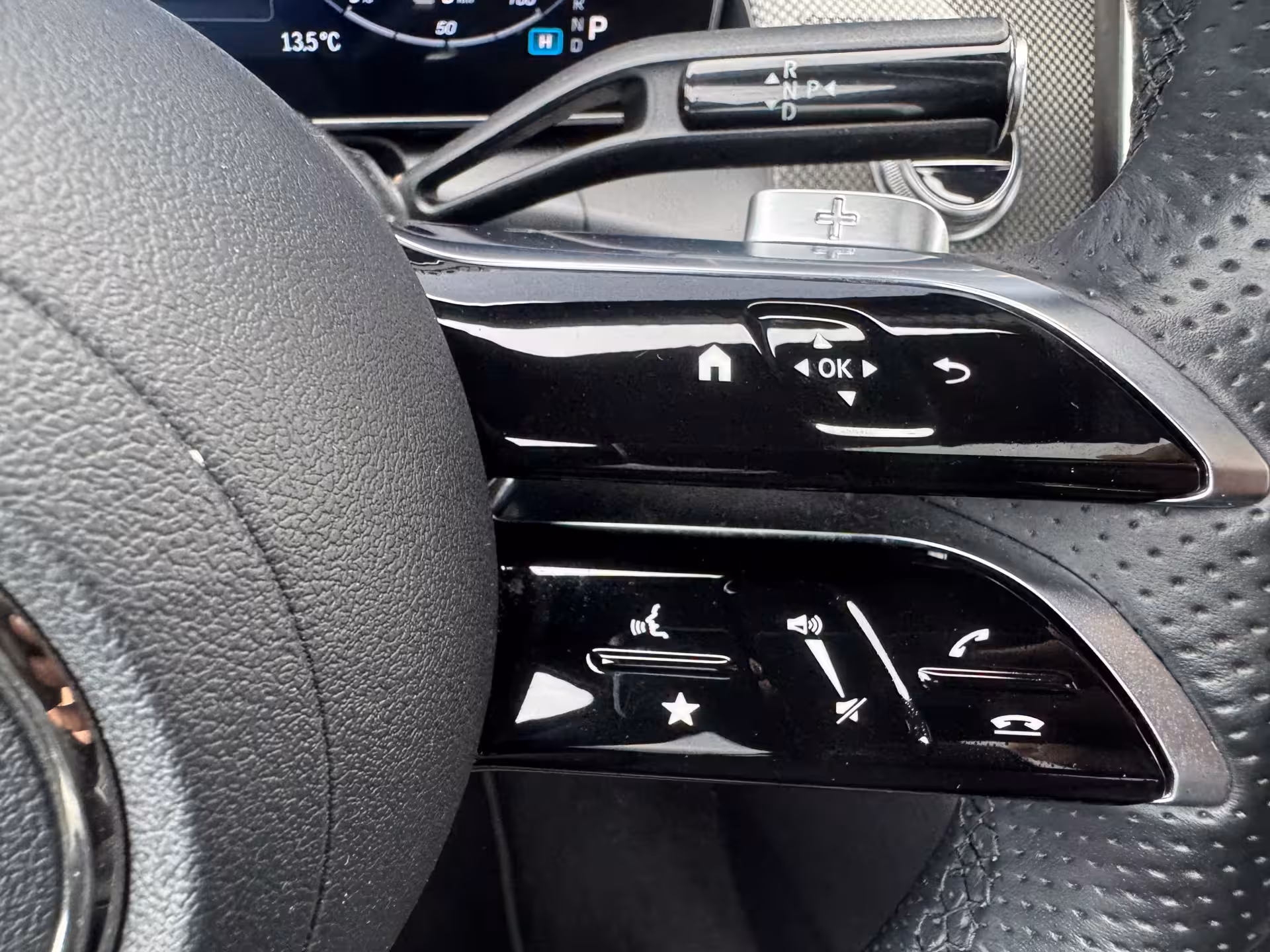 Mercedes-Benz GLC 300e 4MATIC AMG Line PANO