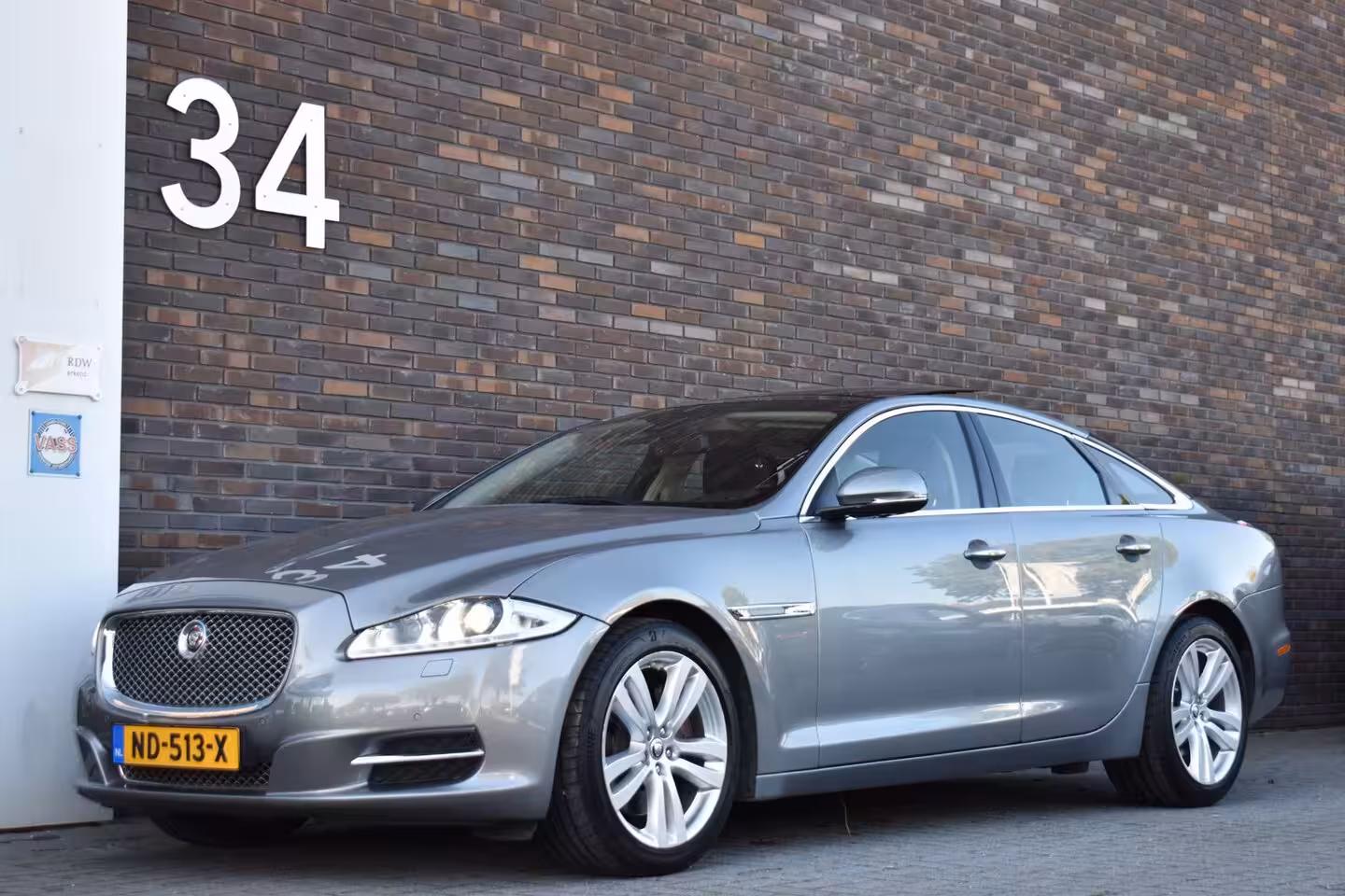 Jaguar XJ 3.0 V6D LEDER PANODAK LMV 121000KM