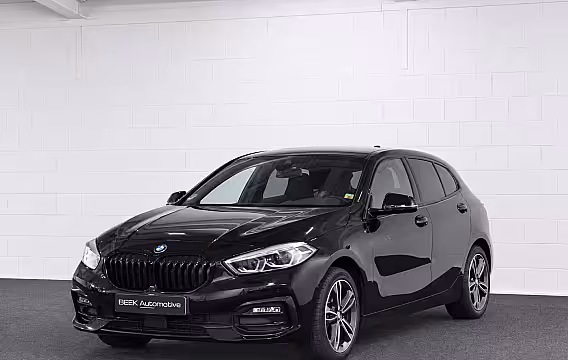 BMW 1-serie 118i Sport | CAMERA | H/K | CarPlay | TRKHAAK |