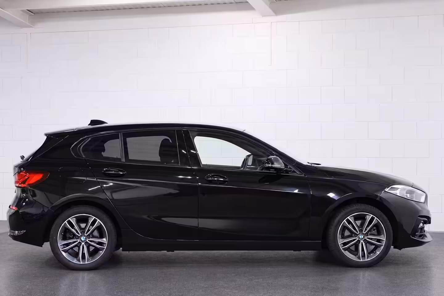 BMW 1-serie 118i Sport | CAMERA | H/K | CarPlay | TRKHAAK |