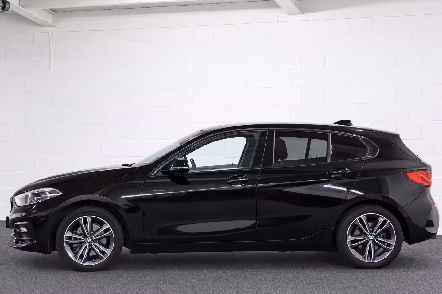 BMW 1-serie 118i Sport | CAMERA | H/K | CarPlay | TRKHAAK |