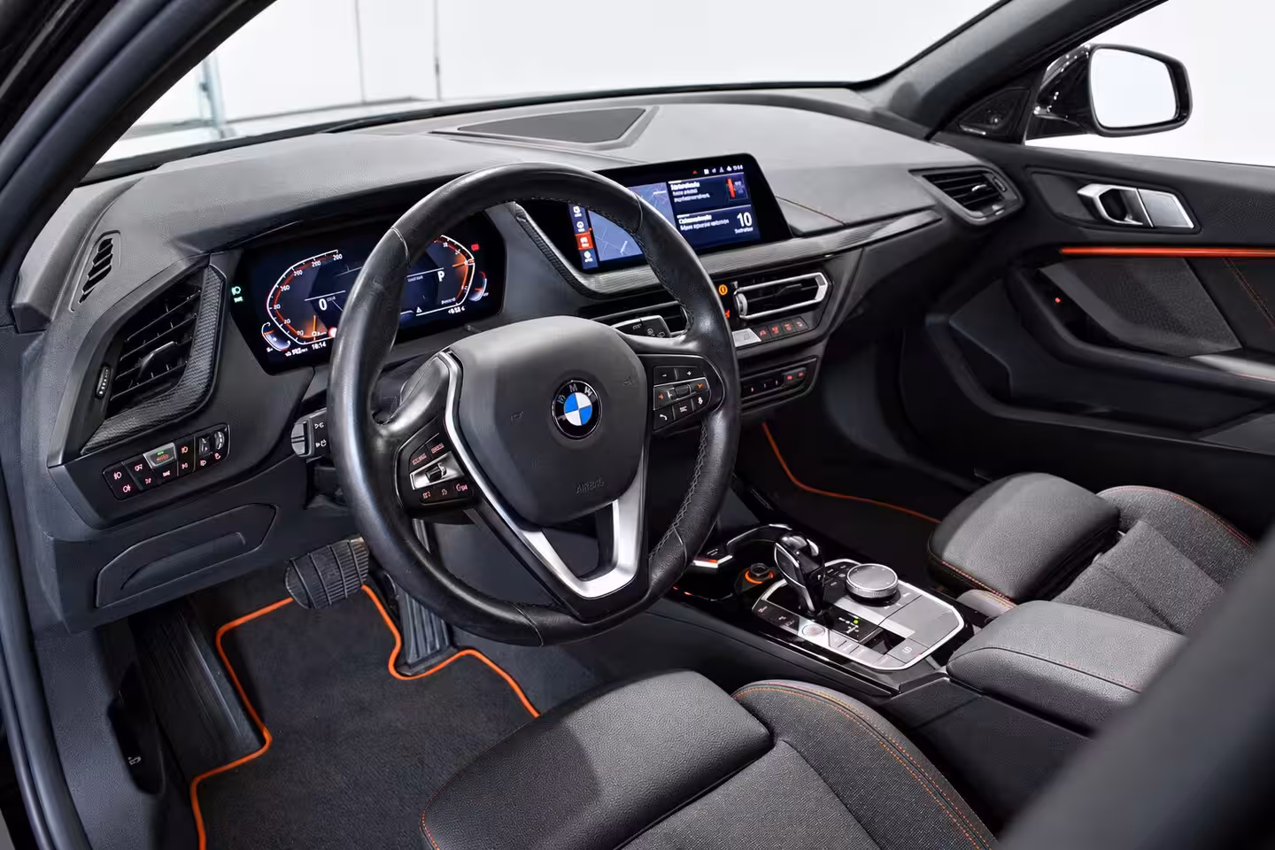 BMW 1-serie 118i Sport | CAMERA | H/K | CarPlay | TRKHAAK |
