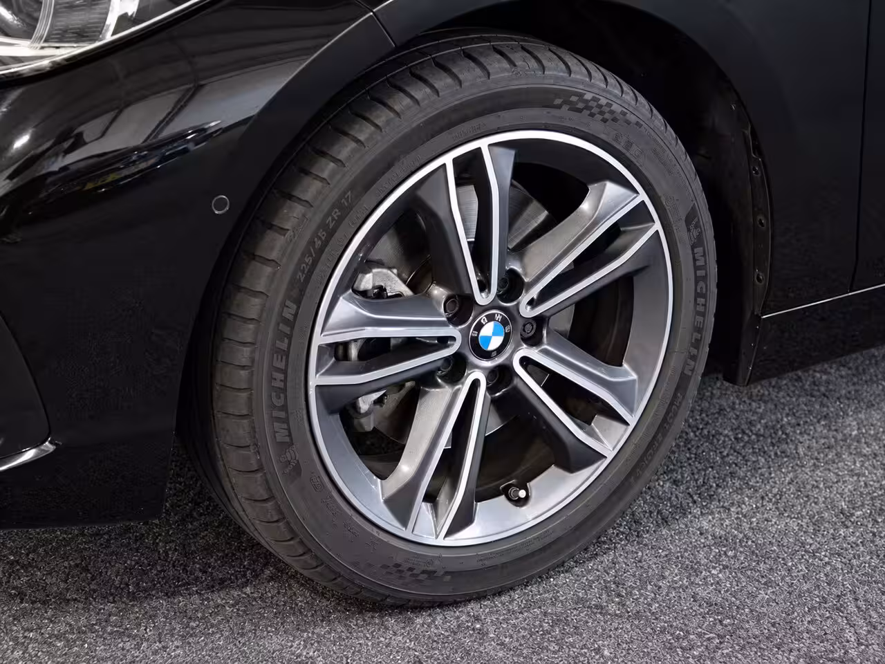 BMW 1-serie 118i Sport | CAMERA | H/K | CarPlay | TRKHAAK |
