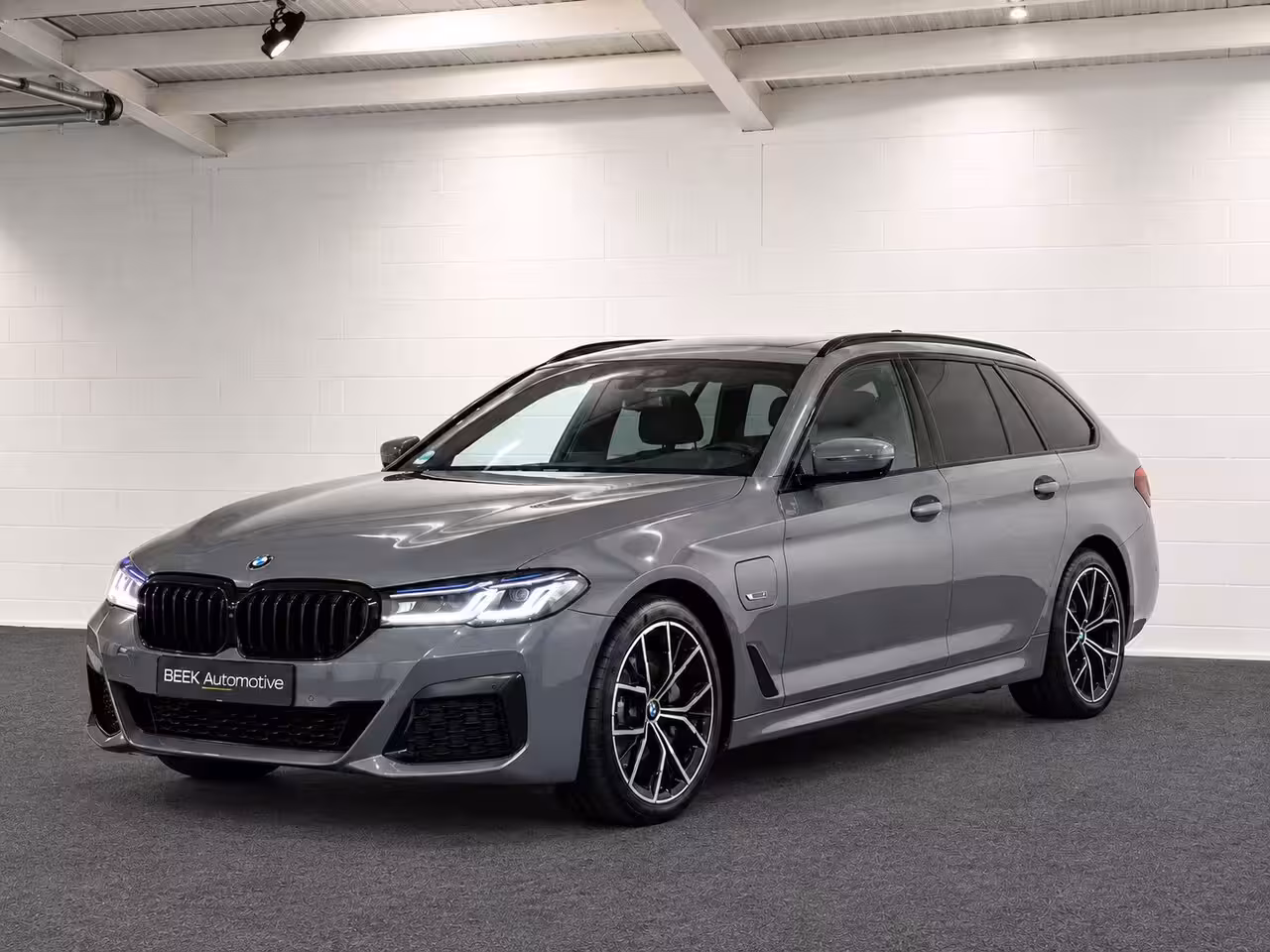 BMW 5-serie Touring 530e | M Sport | LASER | STOELVERW. |