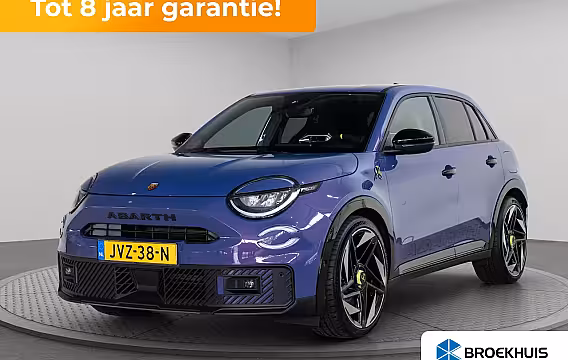 Abarth 600e Scorpionissima 54 kWh | Tot 8 Jaar Garantie | Camera | Navigatie | 20 inch Lichtmetaal | S