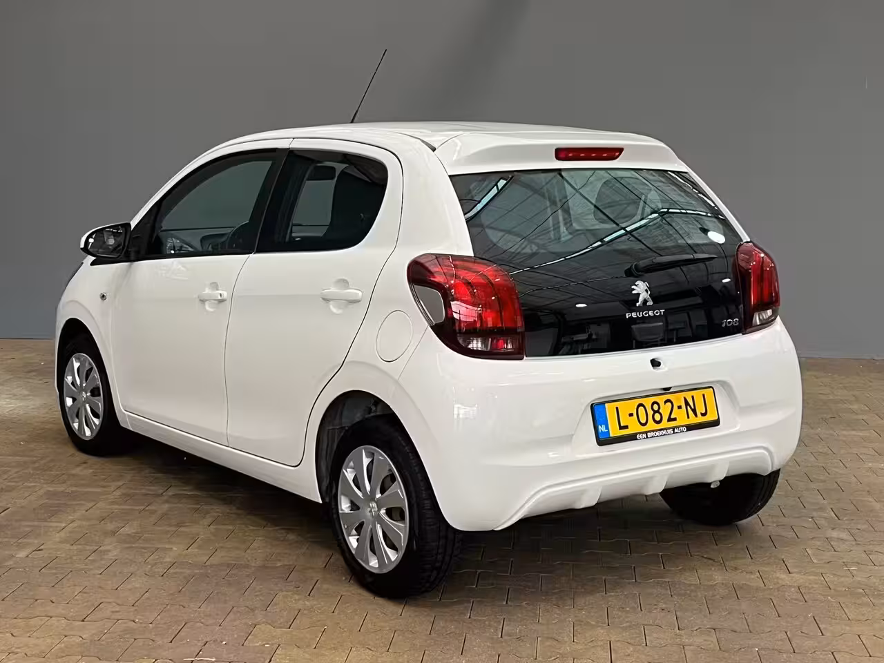 Peugeot 108 1.0 e-VTi Active Camera | Carplay | Airco | Bleutooth | Centrale Vergrendeling | LED Dagri