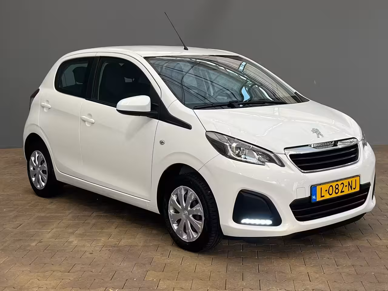 Peugeot 108 1.0 e-VTi Active Camera | Carplay | Airco | Bleutooth | Centrale Vergrendeling | LED Dagri