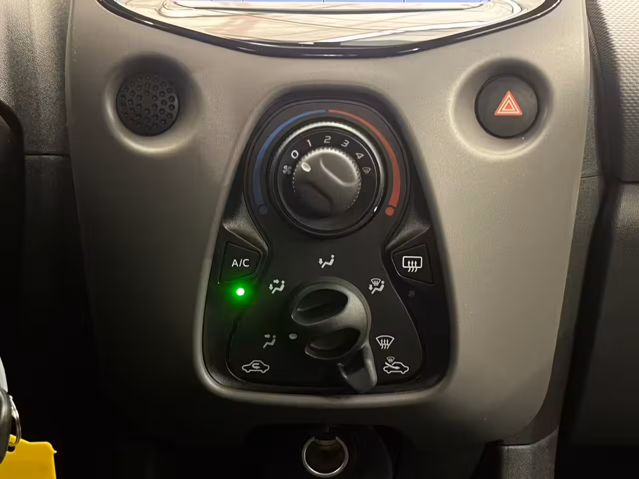 Peugeot 108 1.0 e-VTi Active Camera | Carplay | Airco | Bleutooth | Centrale Vergrendeling | LED Dagri
