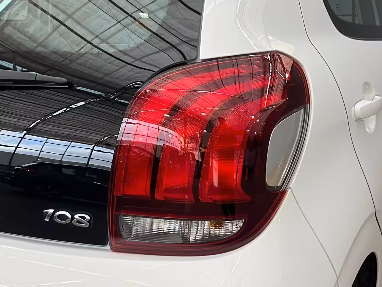 Peugeot 108 1.0 e-VTi Active Camera | Carplay | Airco | Bleutooth | Centrale Vergrendeling | LED Dagri