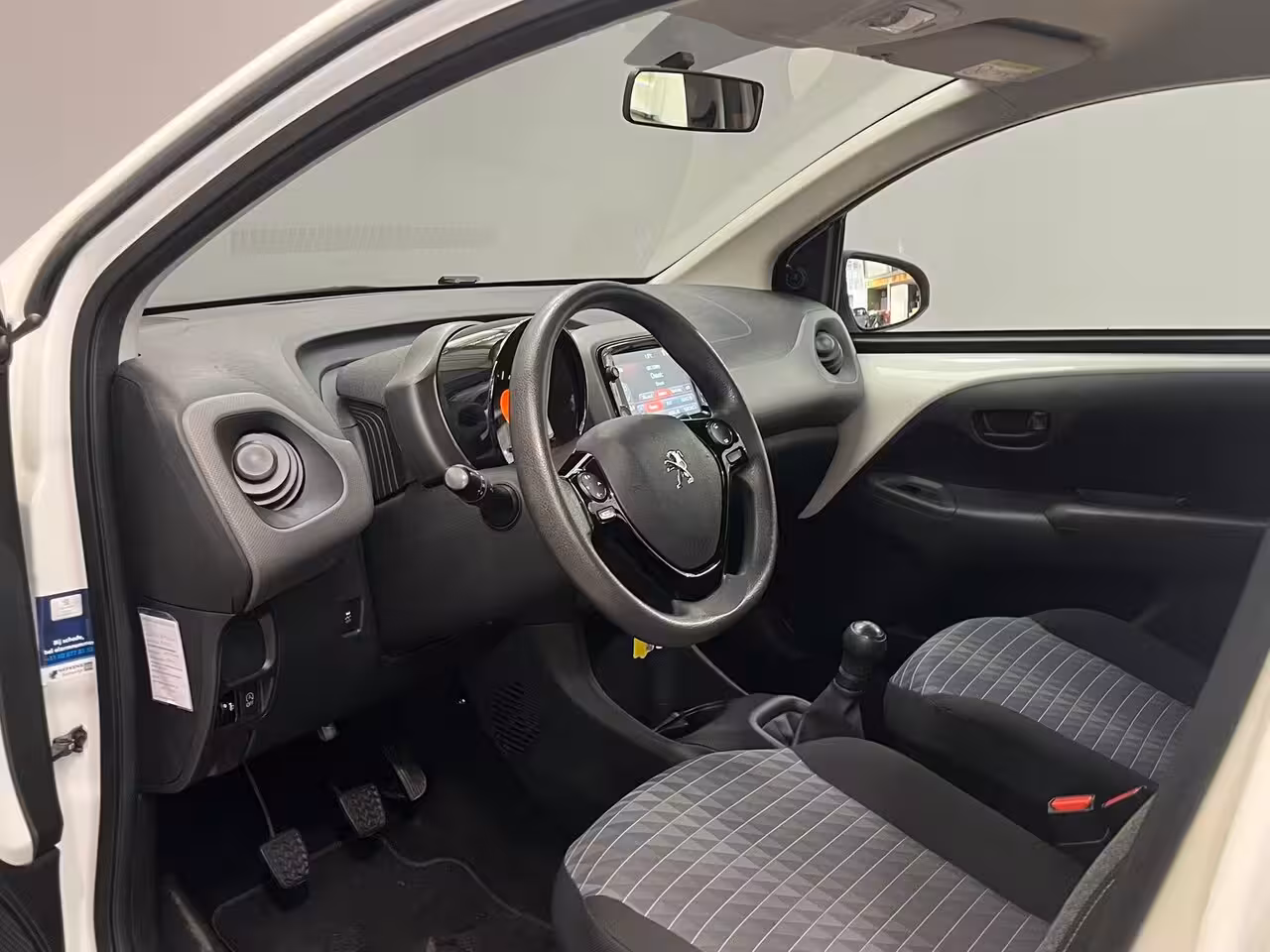 Peugeot 108 1.0 e-VTi Active Camera | Carplay | Airco | Bleutooth | Centrale Vergrendeling | LED Dagri