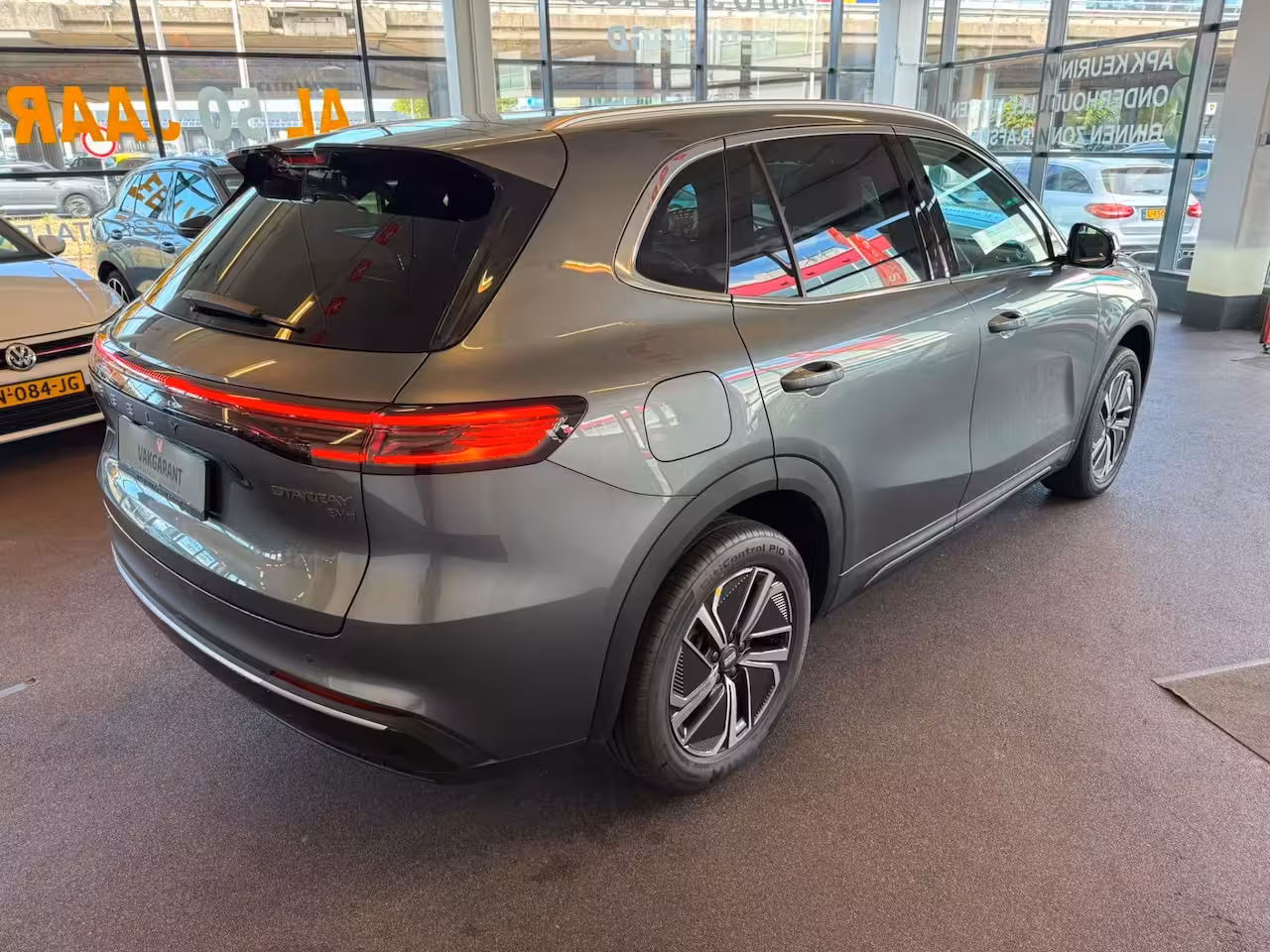 Geely Starray EM-i 1.5 PRO GLOEDNIEUW | 360 Camera | Plug-in Hybrid | 80KM Elektrisch | Adaptieve cruise cont