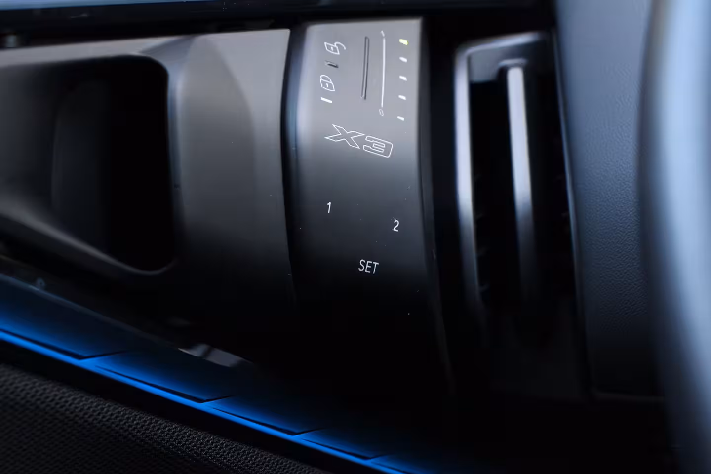 BMW X3 30e xDrive | M-SPORT | PANODAK | ADAPTIVE CRUISE | LEDER | STOELVERWARMING | DODE HOEK | L