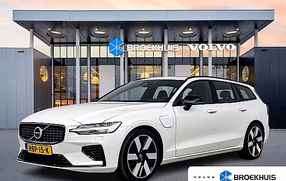 Volvo V60 T6 Recharge Ultra Dark | 19" | Sportstoelen | Trekhaak | Panoramadak | 360 Camera | Harman