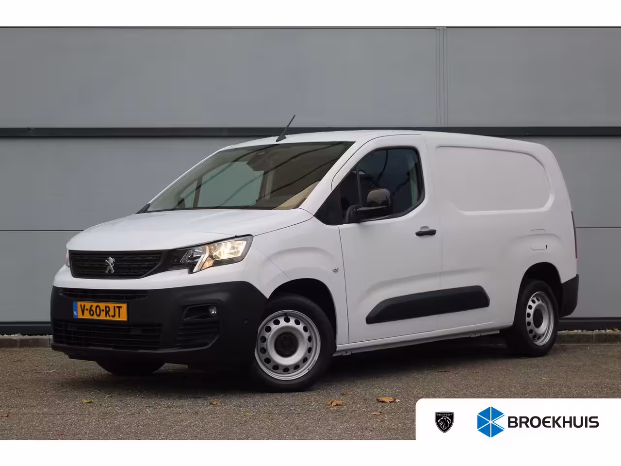 Peugeot Partner Premium L2 | Airco | Navi | Stoelverw. | Cruise C. | BLIS | PDC V&A | CarPlay | Betimmerin