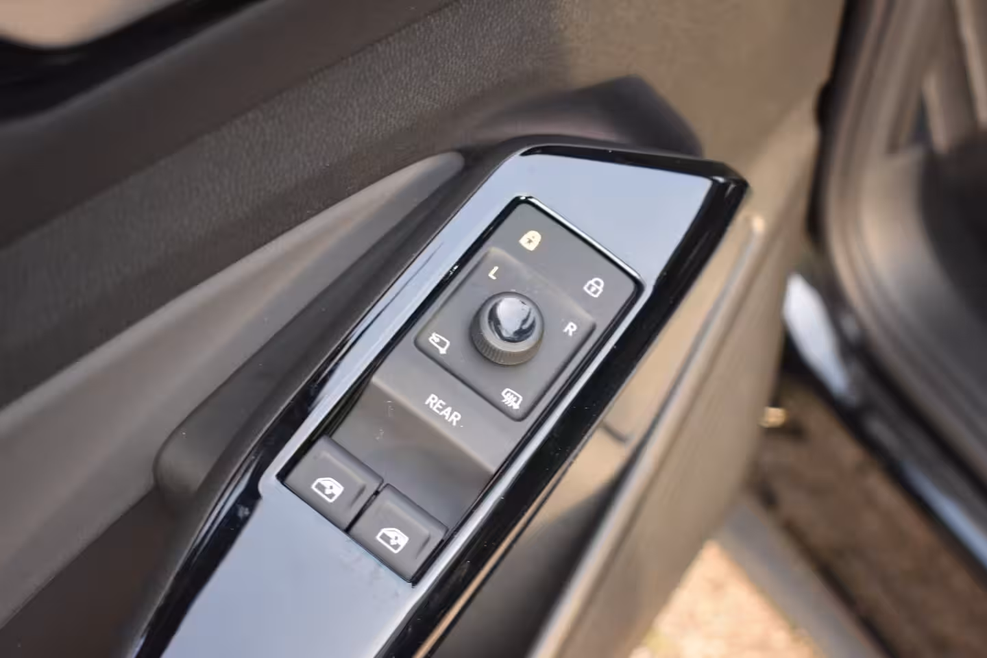 Volkswagen ID.4 Pro Limited Edition | 'App-Connect' draadloze smartphone integratie | Achterbank in ongeli