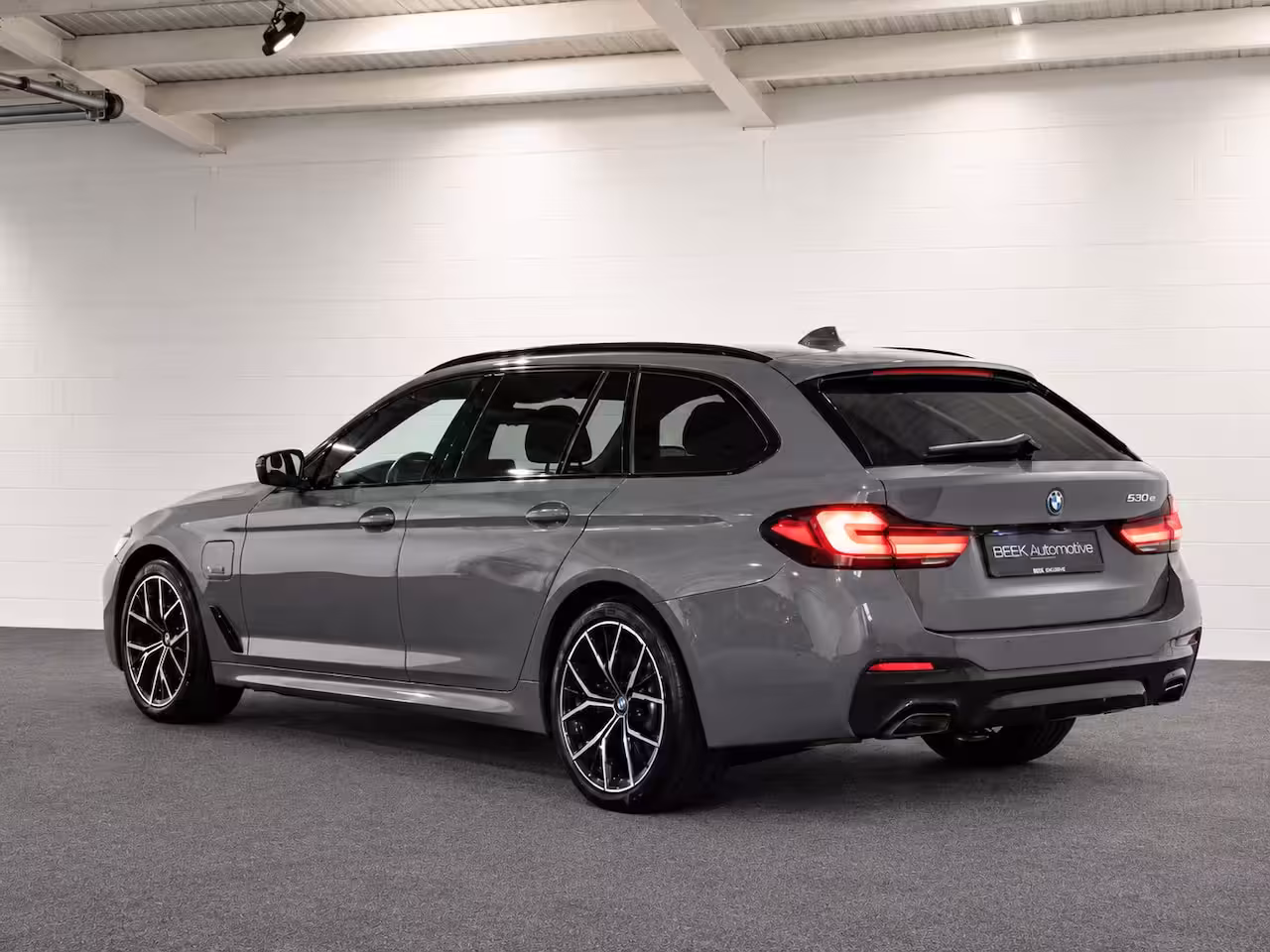 BMW 5-serie Touring 530e | M Sport | LASER | STOELVERW. |