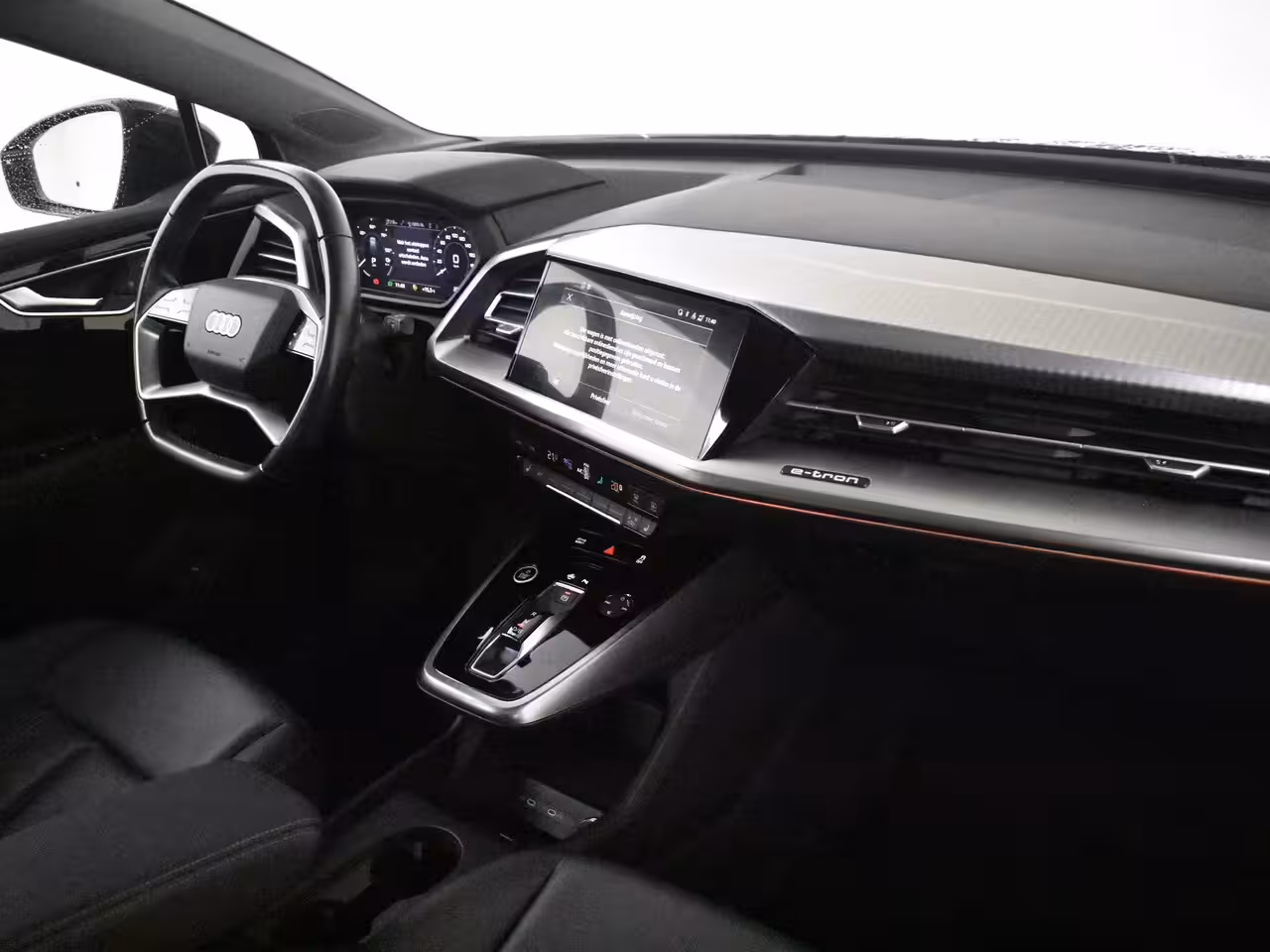 Audi Q4 Sportback e-tron 40 S edition 77 kWh l Lederen bekleding l Panoramadak l Stoelverwarming l Parkeersensoren
