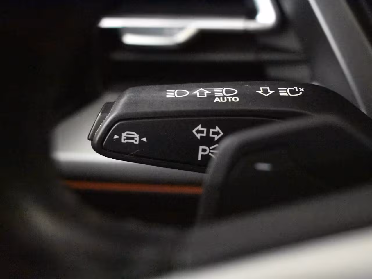 Audi Q4 Sportback e-tron 40 S edition 77 kWh l Lederen bekleding l Panoramadak l Stoelverwarming l Parkeersensoren