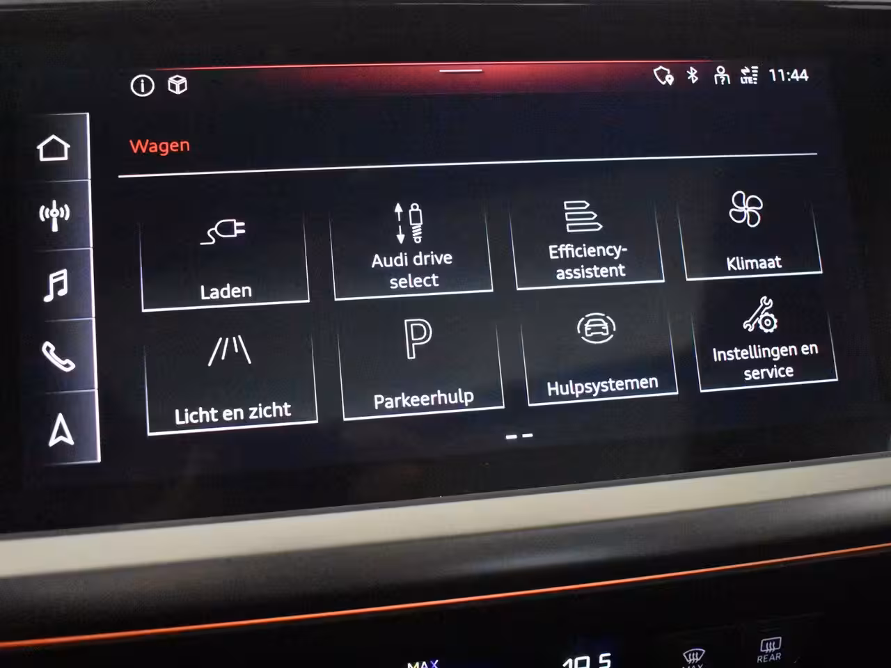 Audi Q4 Sportback e-tron 40 S edition 77 kWh l Lederen bekleding l Panoramadak l Stoelverwarming l Parkeersensoren