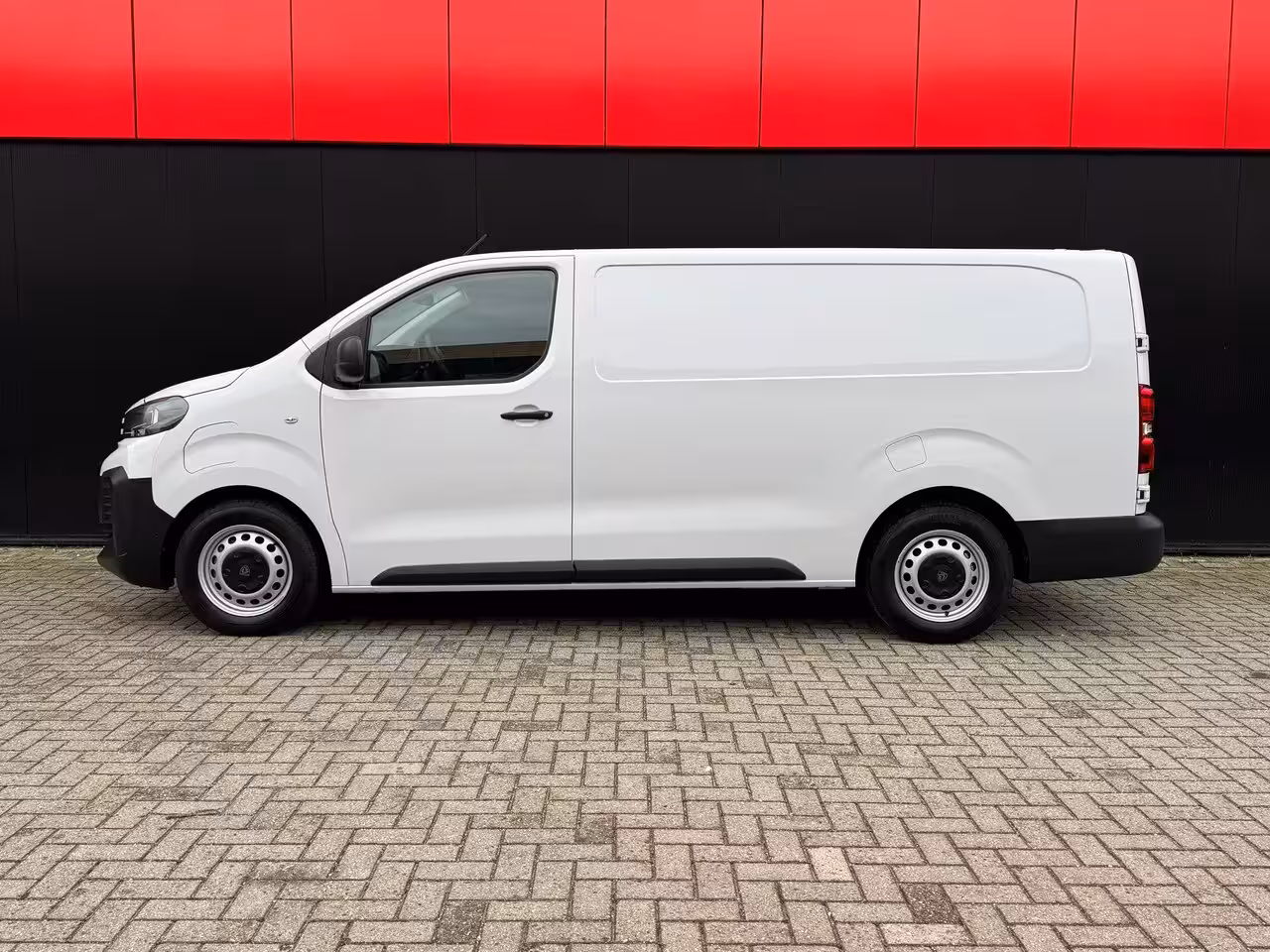 Peugeot e-Expert EV L2 75 kWh | Apple Carplay & Android Auto | Camera | Navigatie | Cruise Control