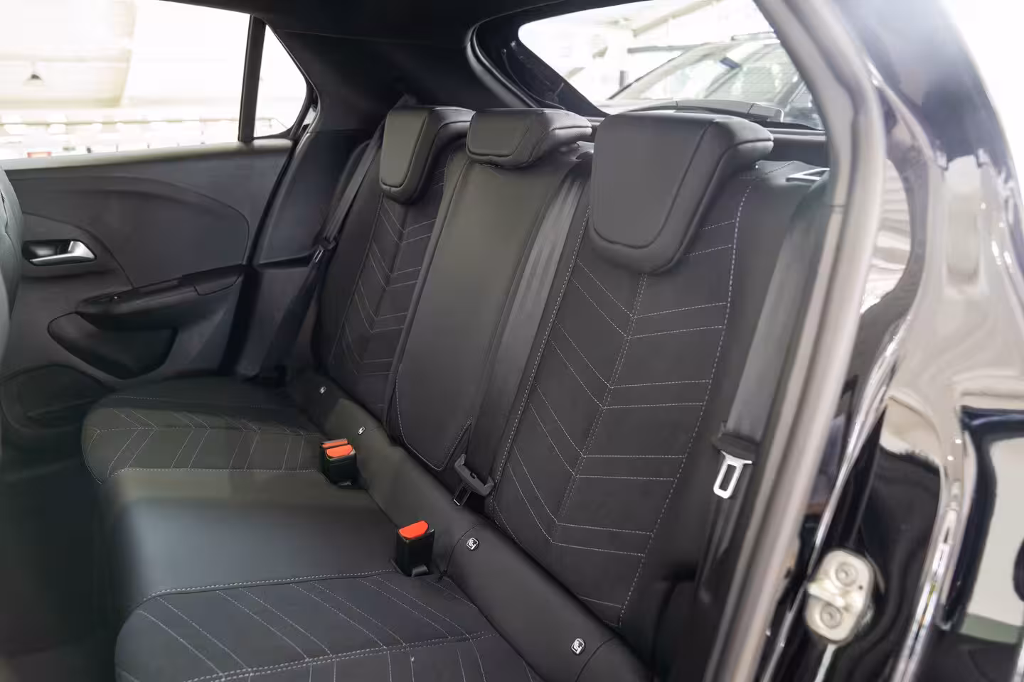 Opel Corsa 1.2 Turbo Hybrid GS | Tot 8 Jaar Garantie | Technologie Pakket | Suede bekleding | Stoel &