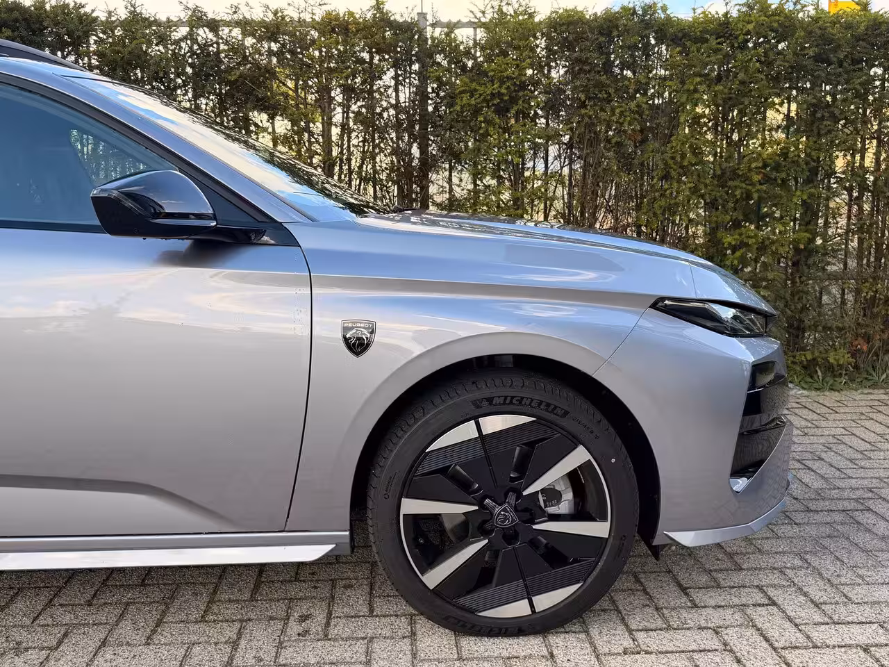 Peugeot E-308 GT 58 kWh 156PK | DEMO DEAL | Adapt. Cruise | Schuifdak | Massage | 360 Camera | Stoel+Stu