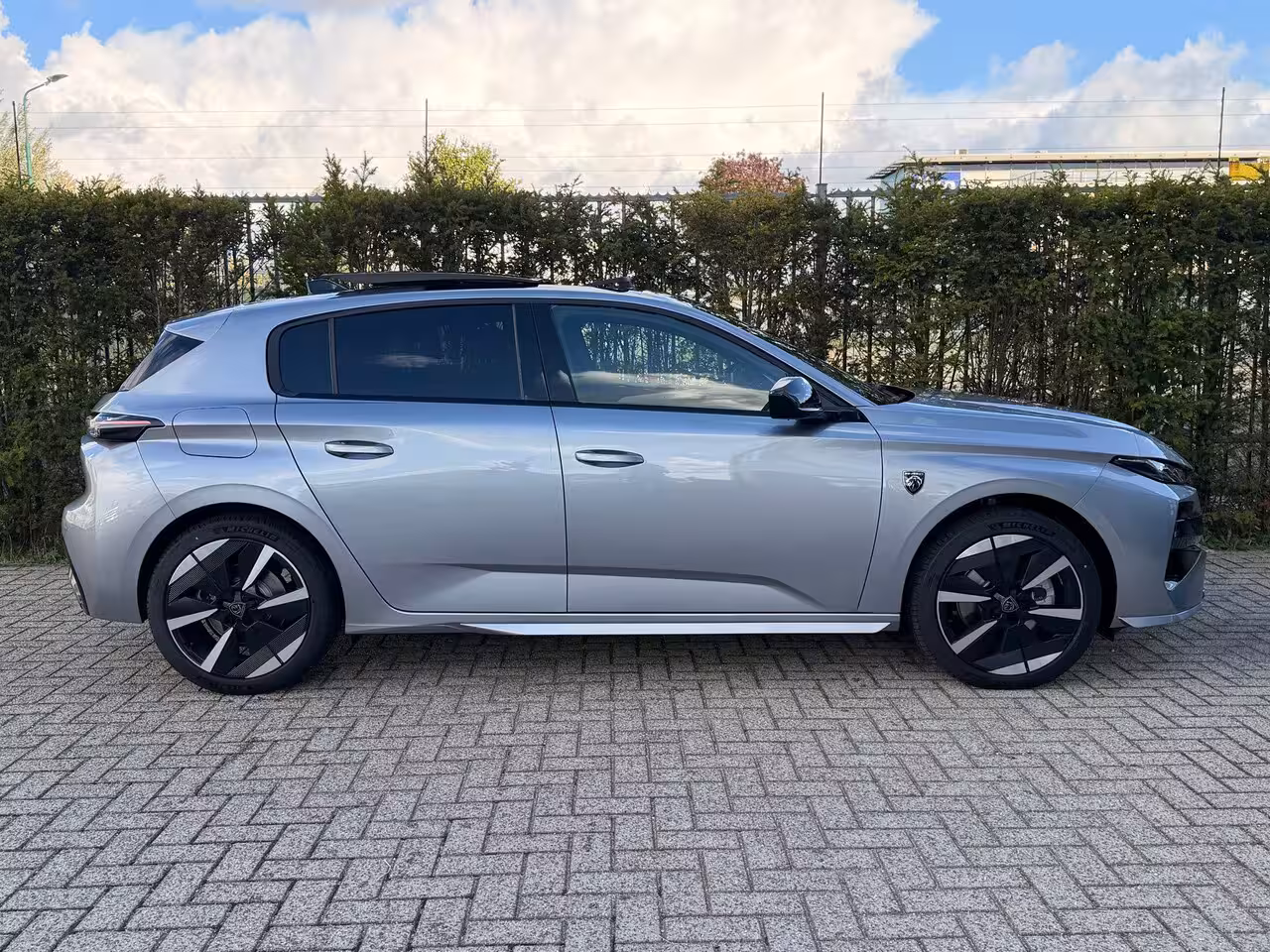 Peugeot E-308 GT 58 kWh 156PK | DEMO DEAL | Adapt. Cruise | Schuifdak | Massage | 360 Camera | Stoel+Stu