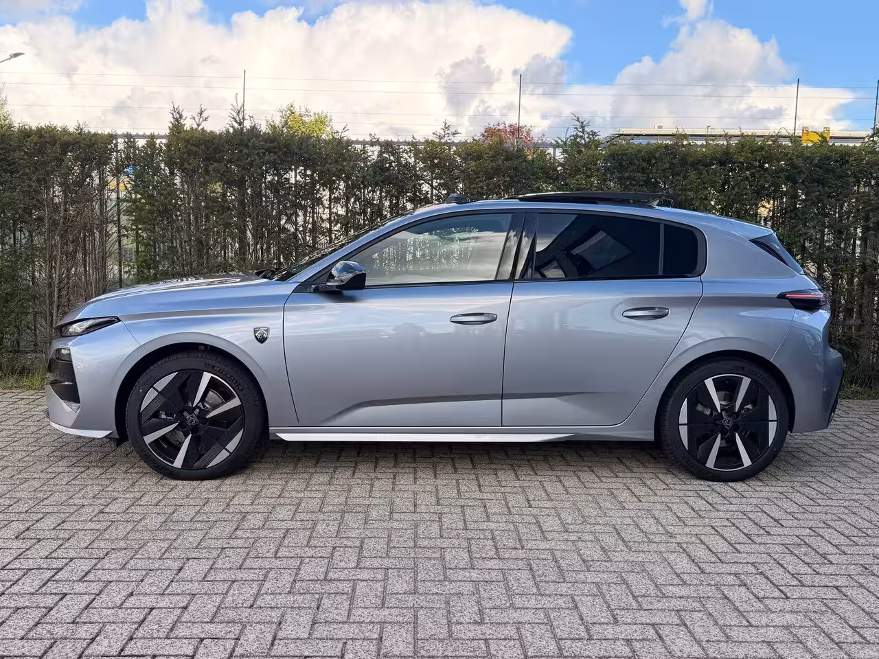 Peugeot E-308 GT 58 kWh 156PK | DEMO DEAL | Adapt. Cruise | Schuifdak | Massage | 360 Camera | Stoel+Stu