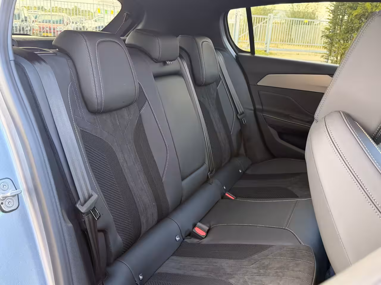 Peugeot E-308 GT 58 kWh 156PK | DEMO DEAL | Adapt. Cruise | Schuifdak | Massage | 360 Camera | Stoel+Stu