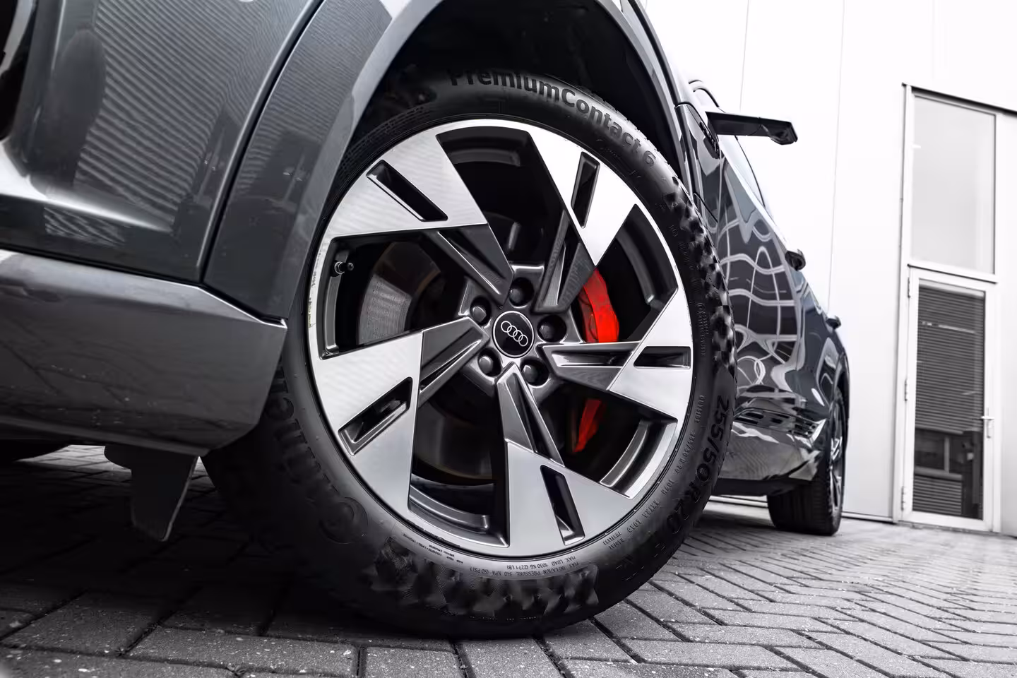 Audi Q8 e-tron 55 quattro S Edition 115 kWh 408PK | 360 Camera | B&O | Matrix LED Koplampen | Elek. Stoel