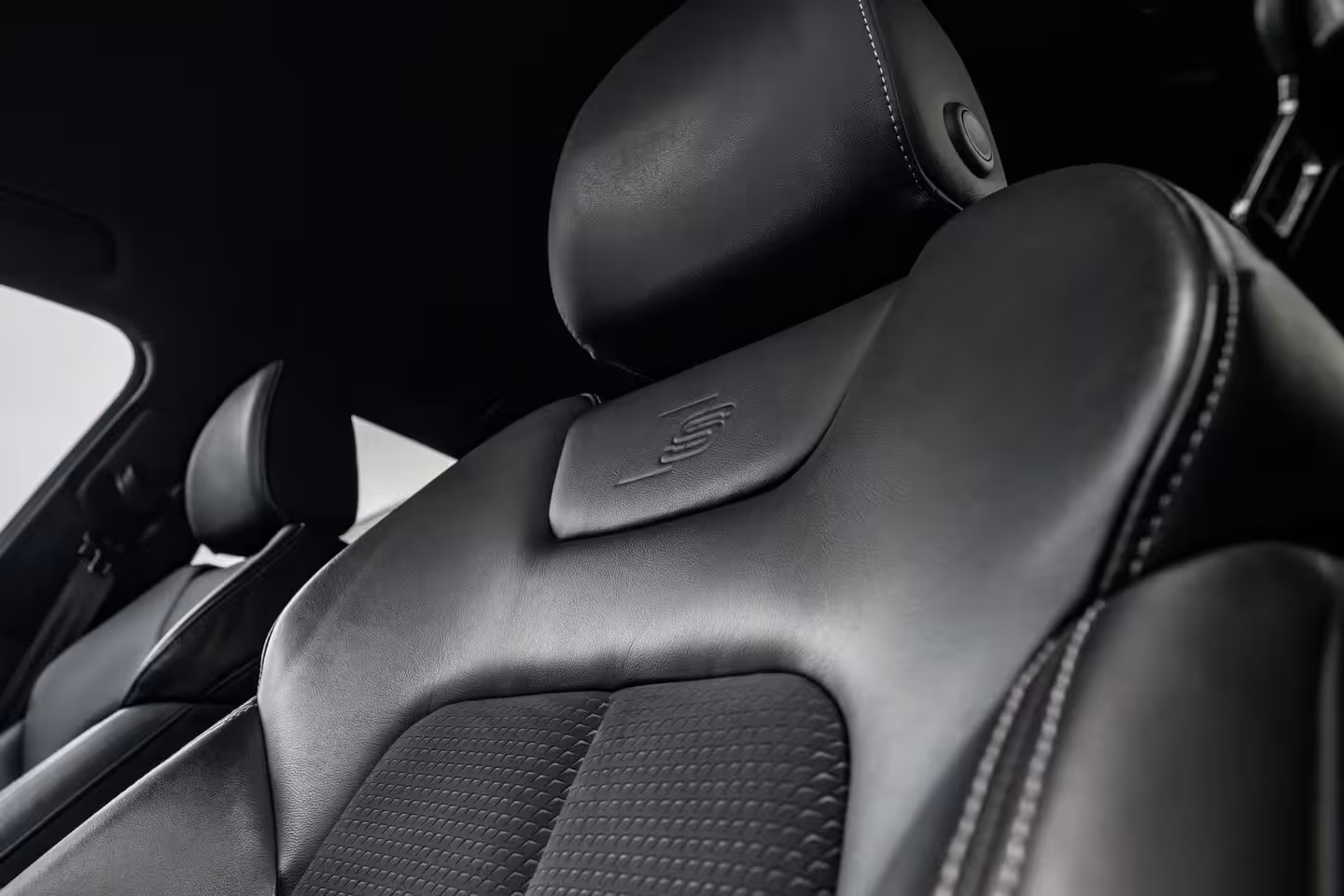 Audi Q8 e-tron 55 quattro S Edition 115 kWh 408PK | 360 Camera | B&O | Matrix LED Koplampen | Elek. Stoel